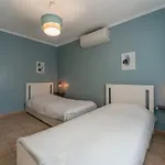 Villa *
