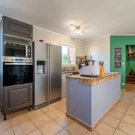 Villa * Méjannes-le-Clap